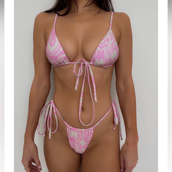 A DRIP OF HONEY swimsuit - Picture 1 of 6